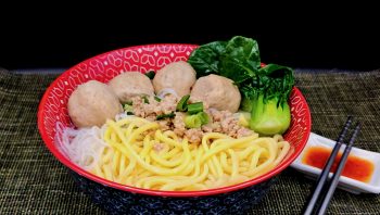 Meatball-Soup-Noodle-猪肉丸粉-